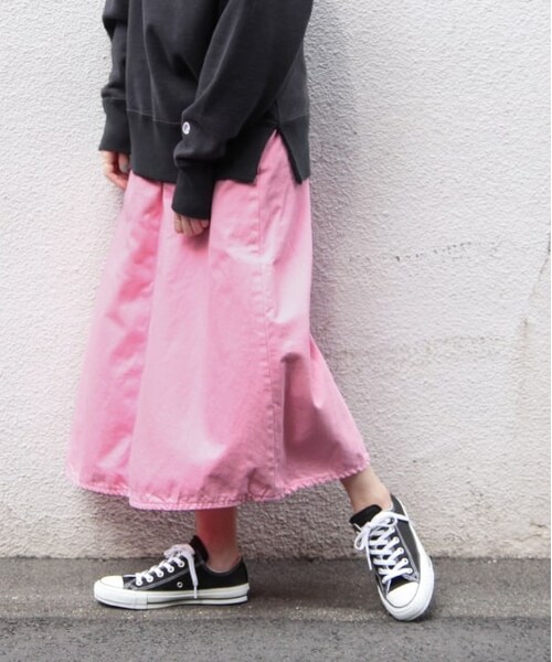 ADAM ET ROPE'（アダムエロペ）の「【BIG JOHN for ADAM ET ROPE'】 ハイロウヘムスカート（スカート・レディース・パープル/ピンク/ブルー/ネイビー・2/1）」の4枚目の写真