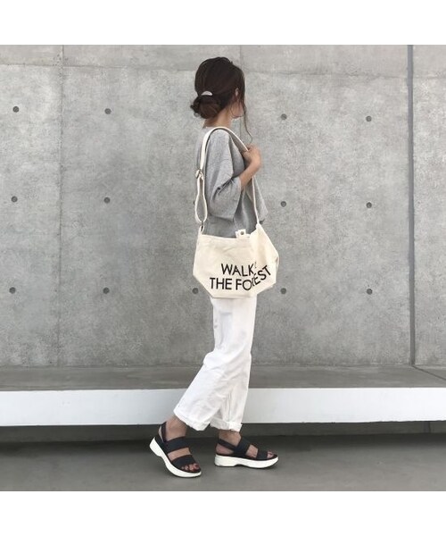 copine（コピン）の「裾スリットボーイフレンドビッグTシャツ(3color)【クリックポスト対象商品】（Tシャツ/カットソー・レディース・その他）」の12枚目の写真