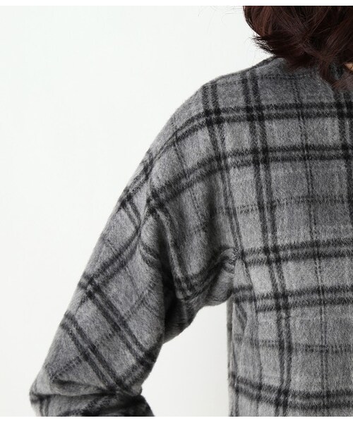 ADAM ET ROPE'（アダムエロペ）の「シャギーチェックプルオーバー（ブラウス・シャツ・レディース・ライトグレー/ベージュ・38）」の7枚目の写真