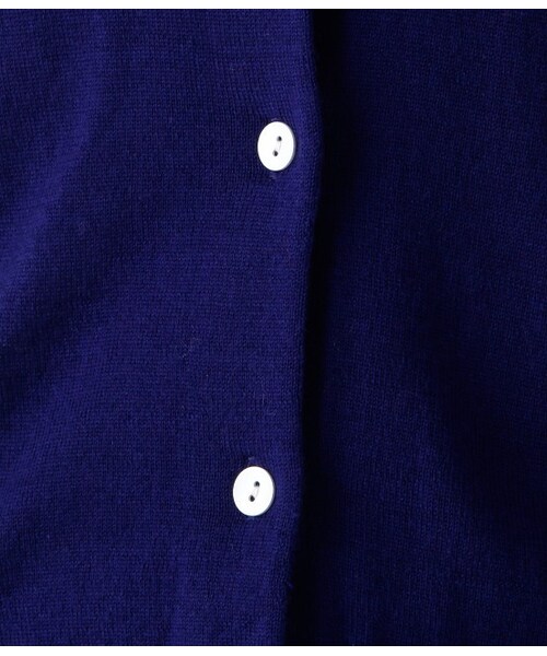 ADAM ET ROPE'(アダムエロペ)の「12Gコンパクトカーディガン(カーデ/アンサンブル/ベスト・レディース・レッド/ブルー/チャコール・38)」の10枚目の写真