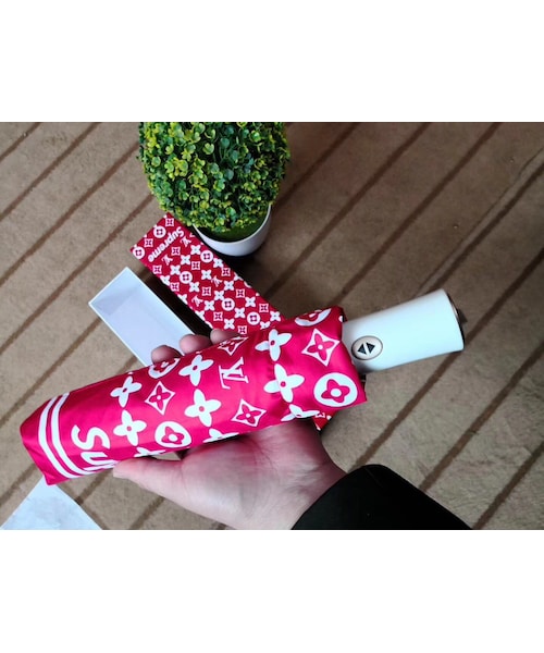 ルイヴィトン 折り畳み傘（ルイヴィトン「パラプルュイ・オンデー  