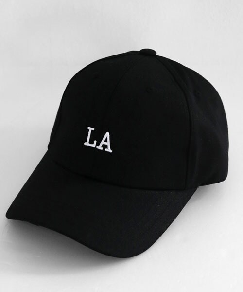 DHOLIC（ディーホリック）の「LA刺繍ベースボールキャップ（キャップ・レディース・ホワイト/ブラック/イエロー/ピンク/ブルー・FREE）」の2枚目の写真
