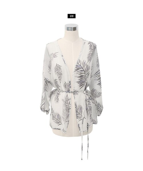 Dailyabout(デイリーアバウト)の「パームツリーパターンルーズガウン(カーディガン/ボレロ・レディース・グリーン/ブラック・FREE)」の2枚目の写真