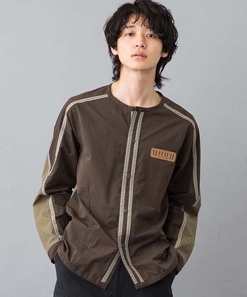 WHITE MOUNTAINEERING(ホワイトマウンテニアリング)の「ノーカラーシャツ(その他・メンズ・BLK/KHK・0/1/2)」の2枚目の写真