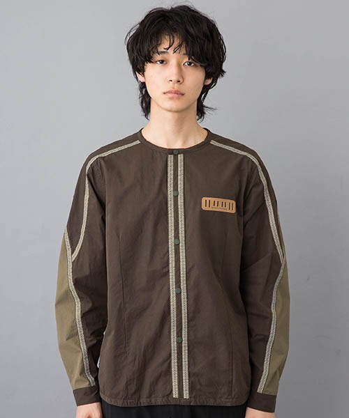 WHITE MOUNTAINEERING(ホワイトマウンテニアリング)の「ノーカラーシャツ(その他・メンズ・BLK/KHK・0/1/2)」の4枚目の写真