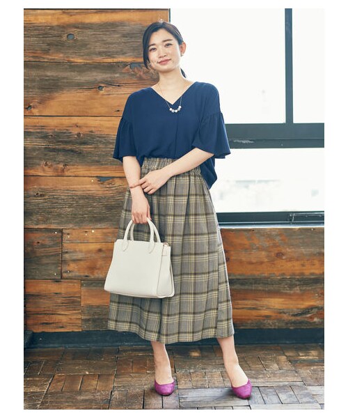 earth music&ecology(アースミュージックアンドエコロジー)の「アキイロフレンチリネン混チェックスカーチョ(パンツ・イエロー/グリーン/パープル・F)」の2枚目の写真