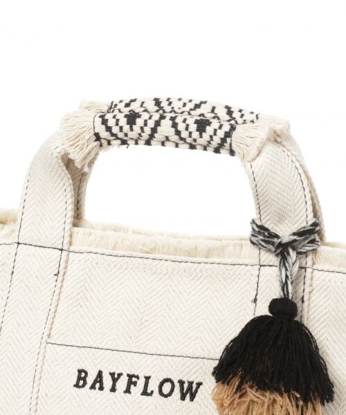 BAYFLOW（ベイフロー）の「ヘリンボンロゴトート S（バッグ・ナチュラル）」の7枚目の写真