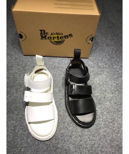 【Dr Martens】VOSSスリングバックサンダル Dr Martens】VOSSスリングバックサンダル (Dr.Martens/サンダル