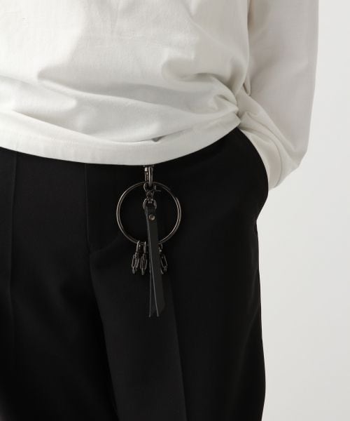 HARE(ハレ)の「レザーキーリング(アクセサリー・ブラック/シルバー)」の1枚目の写真