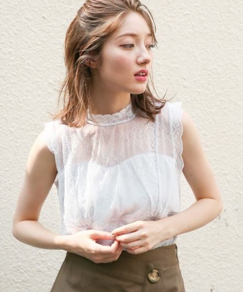 Heather（ヘザー）の「スカラップレースハイネックタンク（トップス・ホワイト/ブラック/グレー）」の3枚目の写真