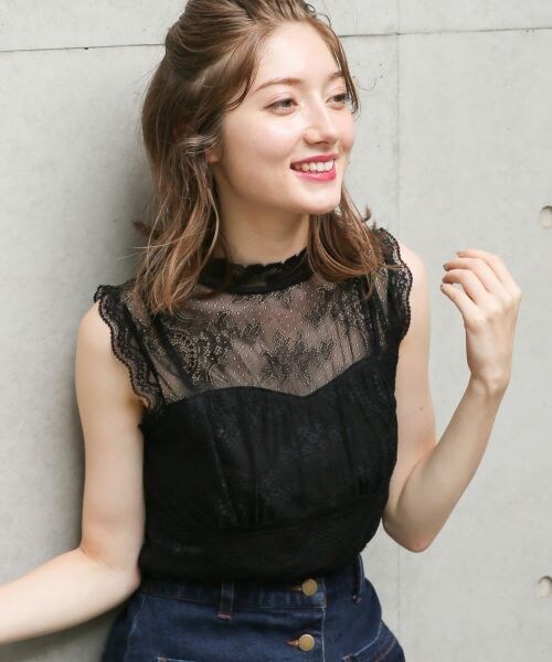 Heather（ヘザー）の「スカラップレースハイネックタンク（トップス・ホワイト/ブラック/グレー）」の2枚目の写真