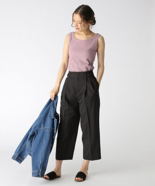 mysty woman（ミスティウーマン）の「リブ2WAYタンクトップ（トップス・オフホワイト/ブラック/ブラウン/ラベンダー）」の6枚目の写真