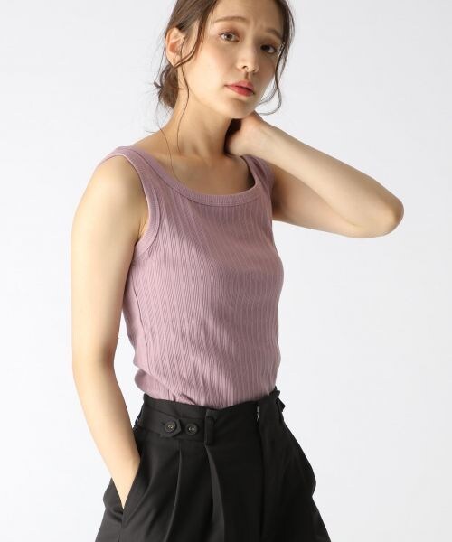 mysty woman（ミスティウーマン）の「リブ2WAYタンクトップ（トップス・オフホワイト/ブラック/ブラウン/ラベンダー）」の4枚目の写真
