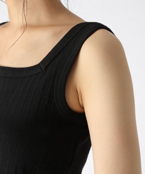 mysty woman（ミスティウーマン）の「リブ2WAYタンクトップ（トップス・オフホワイト/ブラック/ブラウン/ラベンダー）」の14枚目の写真