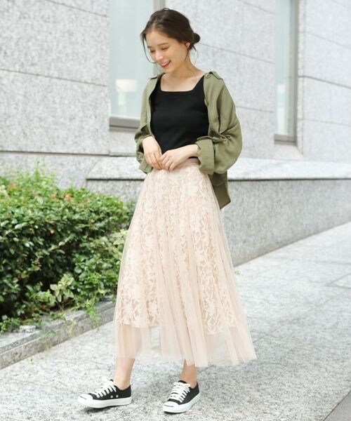 mysty woman（ミスティウーマン）の「リブ2WAYタンクトップ（トップス・オフホワイト/ブラック/ブラウン/ラベンダー）」の5枚目の写真