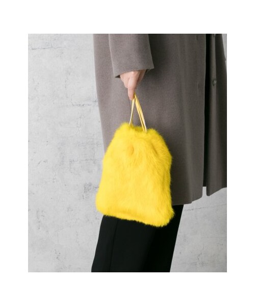 URBAN RESEARCH ROSSO WOMEN（アーバンリサーチ　ロッソ）の「【予約】ラビットファーミニ巾着（バッグ・レディース・GREEN/BORDEAUX/YELLOW/MINT・-）」の3枚目の写真