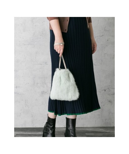 URBAN RESEARCH ROSSO WOMEN（アーバンリサーチ　ロッソ）の「【予約】ラビットファーミニ巾着（バッグ・レディース・GREEN/BORDEAUX/YELLOW/MINT・-）」の2枚目の写真