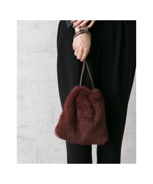 URBAN RESEARCH ROSSO WOMEN（アーバンリサーチ　ロッソ）の「【予約】ラビットファーミニ巾着（バッグ・レディース・GREEN/BORDEAUX/YELLOW/MINT・-）」の4枚目の写真