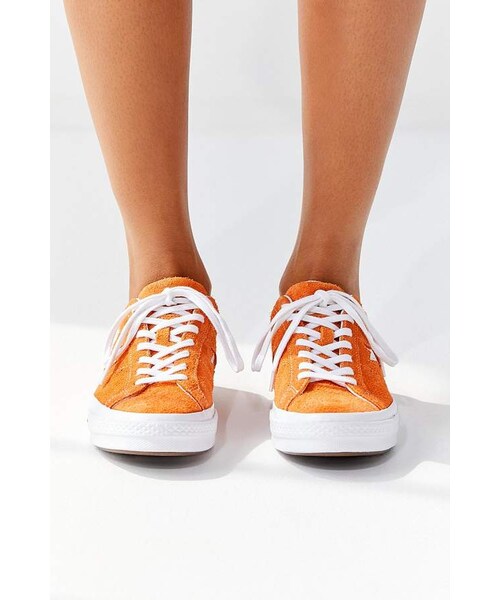 CONVERSE(コンバース)の「Converse One Star Fuzzy Ox Sneaker(スニーカー・レディース・Orange・W 10.5/m 8.5/W 10/m 8/W 6.5/m 4.5/W 6/m 4/W 7.5/m 5.5/W 7/m 5/W 8.5/m 6.5/W 8/m 6/W 9.5/m 7.5/W 9/m 7)」の4枚目の写真