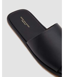 DRIES VAN NOTEN サンダル 黒 2007725E0082 Dries Van Notenのブラック パデッド サンダルがセール中