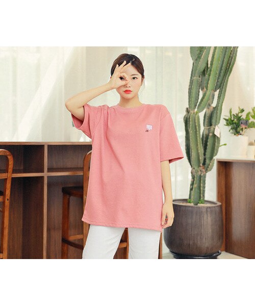 HOTPING(ホッピン)の「いいね♥刺しゅうポイントTシャツ(Tシャツ/カットソー・レディース・ブラック/ホワイト/ブルー/ピンク・フリーサイズ(XS-XL))」の4枚目の写真