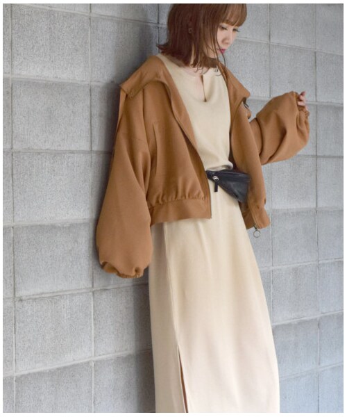 w closet（ダブルクローゼット）の「フード付きドロップショルダーワイドブルゾン（ジャケット/アウター・レディース・キャメル/カーキ・FREE）」の19枚目の写真