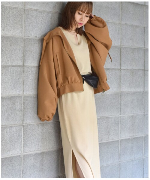 w closet（ダブルクローゼット）の「フード付きドロップショルダーワイドブルゾン（ジャケット/アウター・レディース・キャメル/カーキ・FREE）」の13枚目の写真