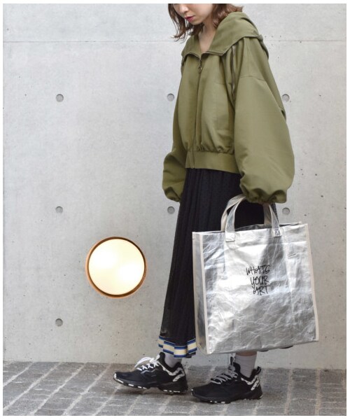 w closet（ダブルクローゼット）の「フード付きドロップショルダーワイドブルゾン（ジャケット/アウター・レディース・キャメル/カーキ・FREE）」の21枚目の写真