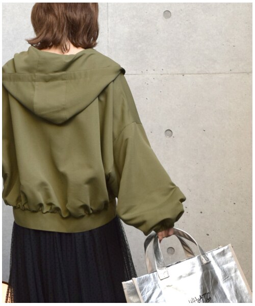 w closet（ダブルクローゼット）の「フード付きドロップショルダーワイドブルゾン（ジャケット/アウター・レディース・キャメル/カーキ・FREE）」の22枚目の写真