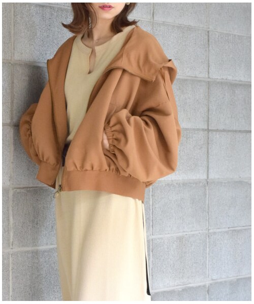 w closet（ダブルクローゼット）の「フード付きドロップショルダーワイドブルゾン（ジャケット/アウター・レディース・キャメル/カーキ・FREE）」の15枚目の写真