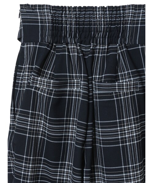 31 Sons de mode（トランテアン　ソン　ドゥ　モード）の「チェックハイウエストテーパードパンツ（パンツ・レディース・着用色:ネイビー/着用色:オフホワイト/オフホワイト/ネイビー・36/38）」の12枚目の写真