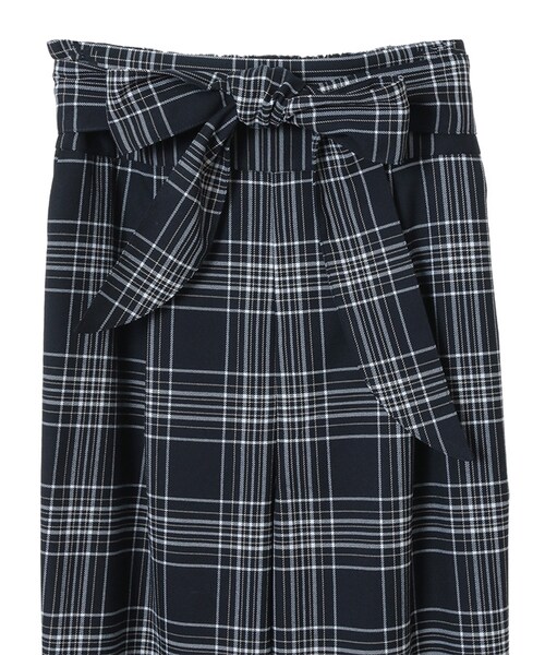 31 Sons de mode（トランテアン　ソン　ドゥ　モード）の「チェックハイウエストテーパードパンツ（パンツ・レディース・着用色:ネイビー/着用色:オフホワイト/オフホワイト/ネイビー・36/38）」の8枚目の写真