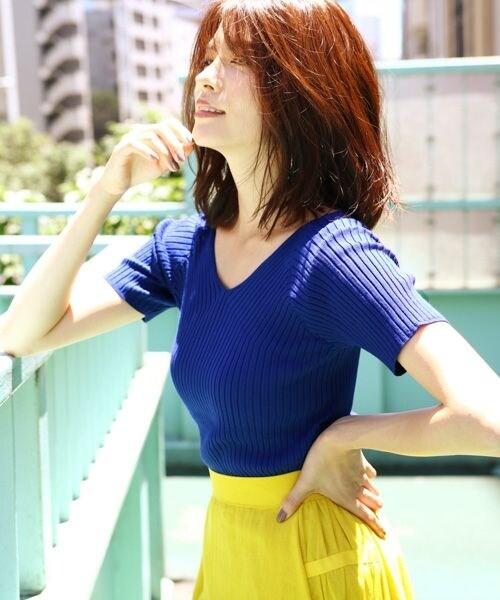 BABYLONE（バビロン）の「16GリブニットVネックPO（トップス・ブラック/ボルドー/キャメル/ブルー）」の12枚目の写真