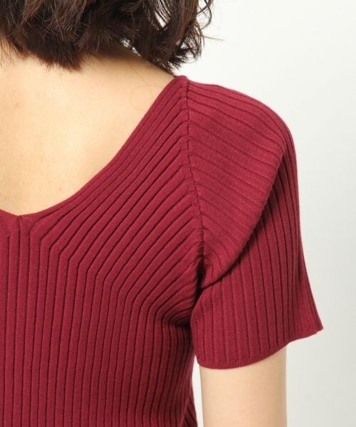 BABYLONE（バビロン）の「16GリブニットVネックPO（トップス・ブラック/ボルドー/キャメル/ブルー）」の21枚目の写真