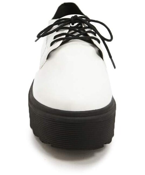 FOREVER 21(フォーエバー トゥエンティーワン)の「Forever 21 Faux Patent Leather Shoes(シューズ・レディース・White/Black/Red・7/7.5/8/9/10/6)」の12枚目の写真