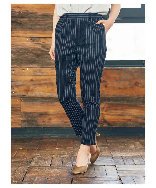 earth music&ecology(アースミュージックアンドエコロジー)の「・アンクルストレッチパンツ(パンツ・ブラック/ベージュ/カーキ/ネイビー/ストライプ/チェック・S/M/L)」の1枚目の写真