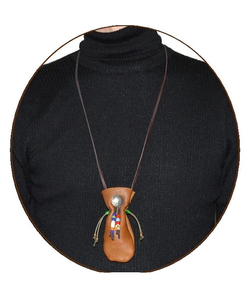 Handmade（ハンドメイド）の「鹿革 ミニ巾着袋 宝物入れ ネックレス