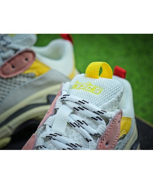 BALENCIAGA（バレンシアガ）の「BALENCIAGA バレンシアガ Off-White オフホワイト スニーカー メンズ　レディース レザー ローカット 送料無料　２０１８新作（スニーカー・その他）」の3枚目の写真