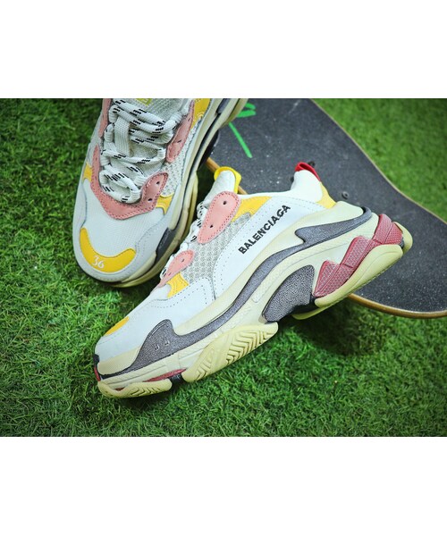 BALENCIAGA（バレンシアガ）の「BALENCIAGA バレンシアガ Off-White オフホワイト スニーカー メンズ　レディース レザー ローカット 送料無料　２０１８新作（スニーカー・その他）」の7枚目の写真