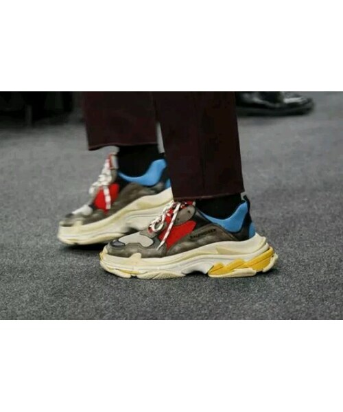 BALENCIAGA（バレンシアガ）の「BALENCIAGA バレンシアガ Off-White オフホワイト スニーカー メンズ　レディース レザー ローカット 送料無料　２０１８新作（スニーカー・その他）」の4枚目の写真
