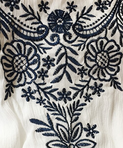 Tiffee SELECT（ティフィーセレクト）の「デコルテ刺繍ホワイト楊柳キャミソール（キャミソール・レディース・ホワイト・F）」の3枚目の写真