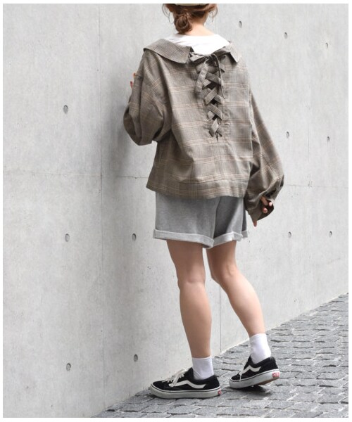 w closet(ダブルクローゼット)の「グレンチェック後ろレースアップ羽織り(ジャケット/アウター・レディース・ブラック×ベージュ/ブラウン・FREE/M/L)」の13枚目の写真