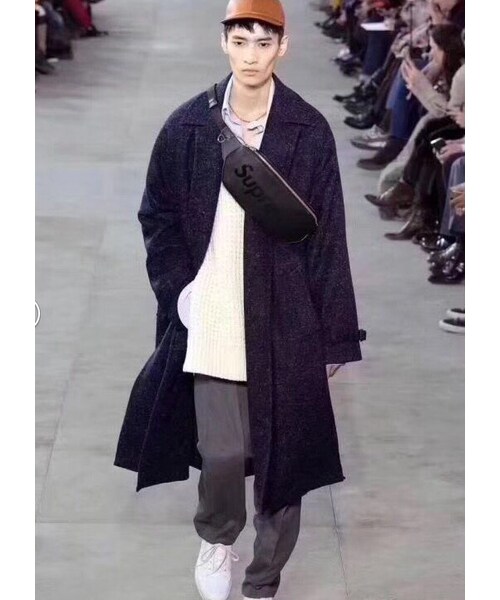 TOMMY HILFIGER(トミーヒルフィガー)の「新品8273 Supreme x LV シュプリーム 斜めがけ ショルダーバッグ(Tシャツ/カットソー・メンズ・その他)」の5枚目の写真