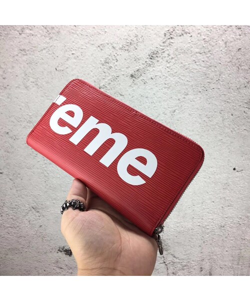 MOSCHINO（モスキーノ）の「SUPREME シュプリーム&ルイヴィトン LOUIS