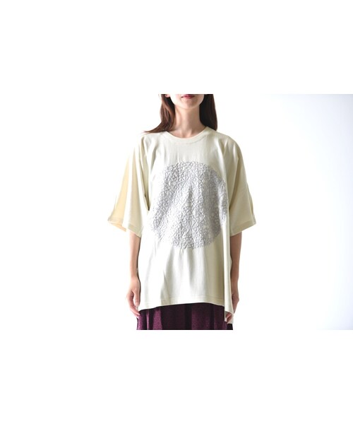 YANTOR(ヤントル)の「YANTOR Geometric Embroidery C&S / off white(Tシャツ/カットソー・レディース・ホワイト・S/L)」の1枚目の写真