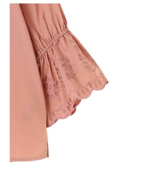 earth music&ecology（アースミュージックアンドエコロジー）の「スカラ刺繍プルオーバー（トップス・オフホワイト/ブラック/ライトピンク/ダークグリーン・F）」の4枚目の写真