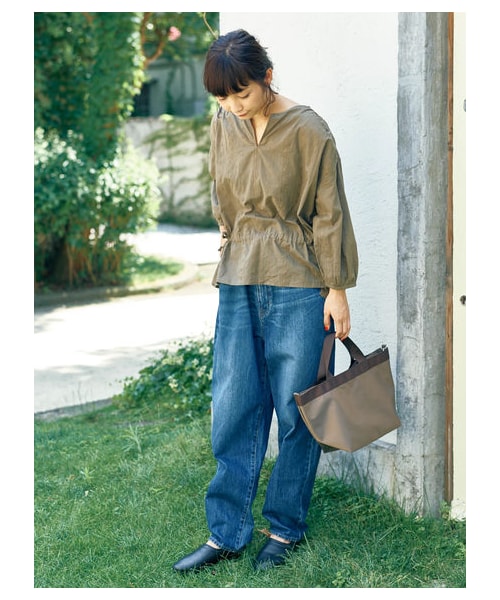 earth music&ecology（アースミュージックアンドエコロジー）の「COTTON USAデニムパンツ(バルーン)（パンツ・ミディアムインディゴ/ダークインディゴ・S/M/L）」の8枚目の写真