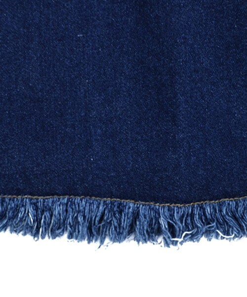 Tiffee SELECT（ティフィーセレクト）の「フロントスリット裾フリンジカット台形ロングデニムスカート（デニムスカート・レディース・ブルー・F）」の4枚目の写真