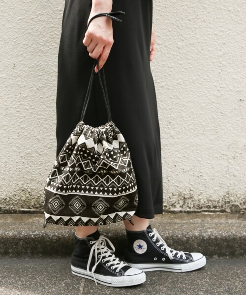 LEPSIM（レプシィム）の「“PLAY TIDY”アソートキンチャクＢＡＧ（バッグ・オフ(ボア)/キカガラ/レオパード/グレー(ボア)）」の2枚目の写真