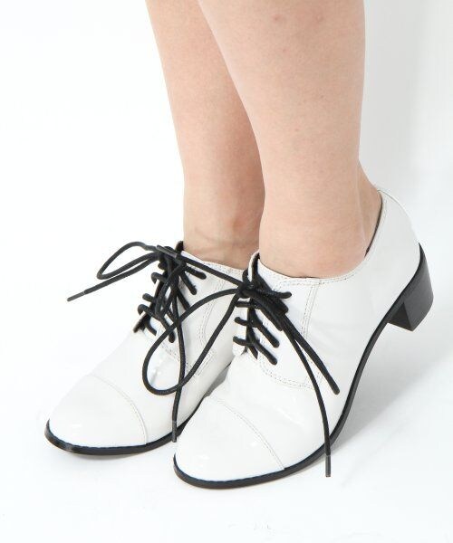 Heather(ヘザー)の「エナメルオックスシューズ(シューズ・レディース・シルバー/ブラック/ホワイト・M(23.0~23.5)/L(24.0~24.5))」の1枚目の写真